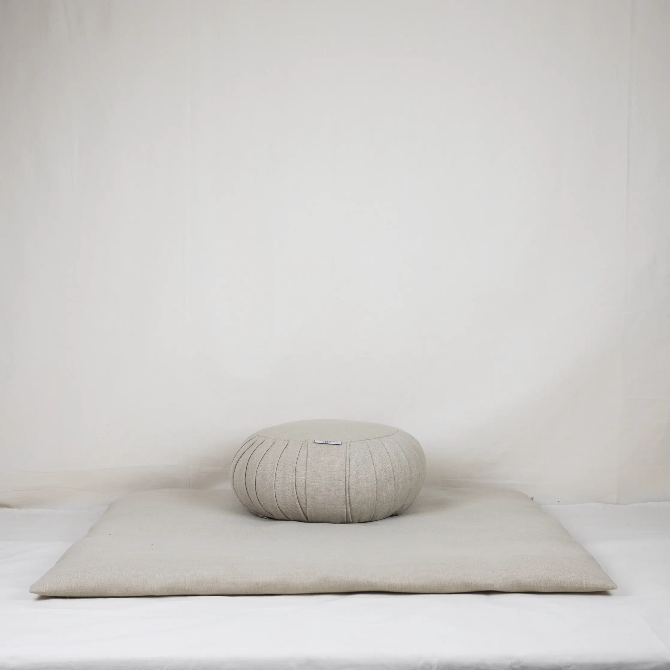 Ensemble de méditation Gris Zabuton & Zafu en kapok naturel – Image 7